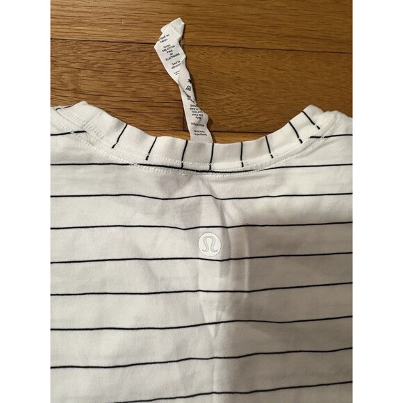 Lululemon Size 4 Love Crew Short Sleeve Shirt White Black Striped - Picture 4 of 5